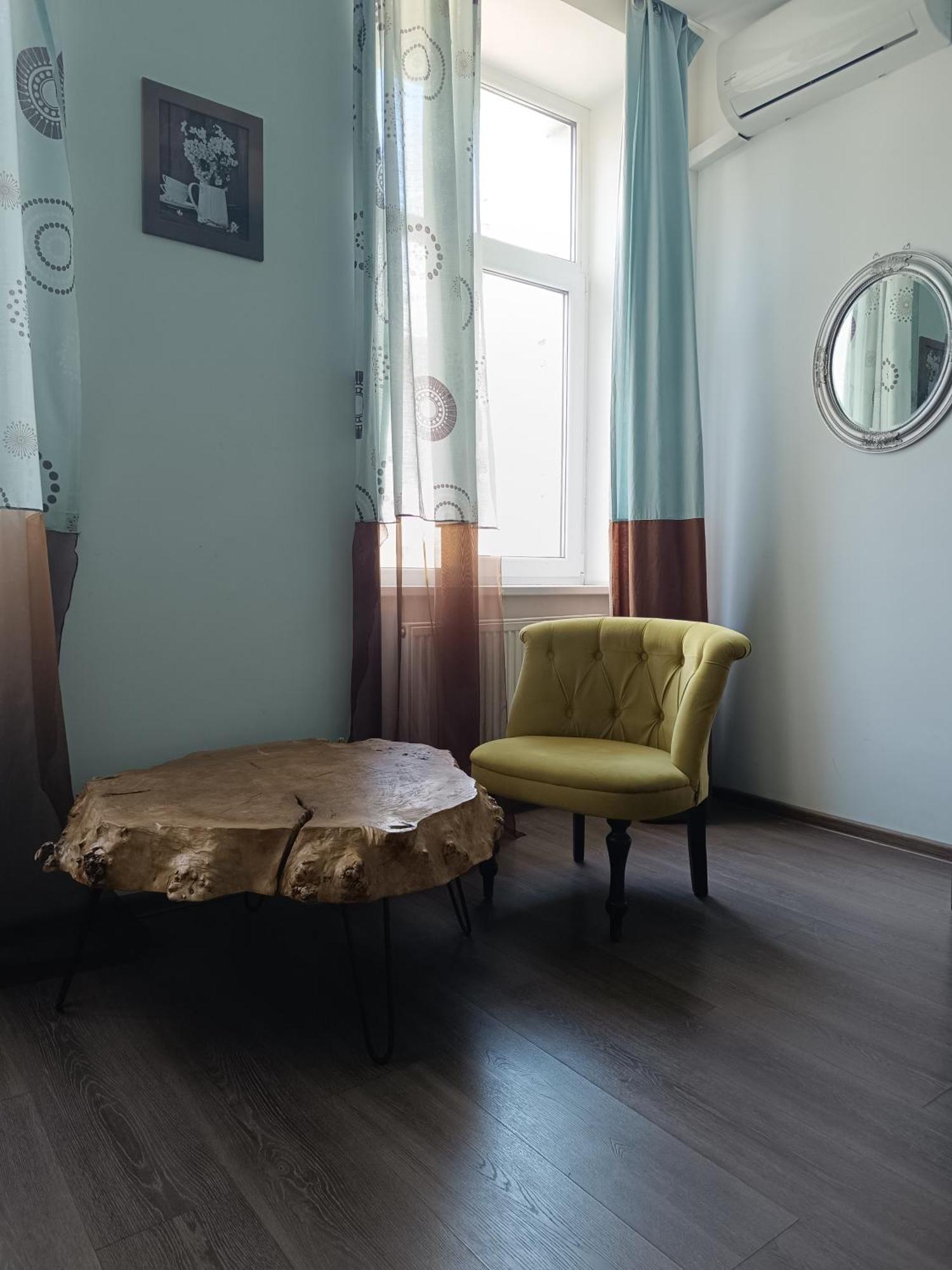 Apartments Zefir Lviv Exterior photo