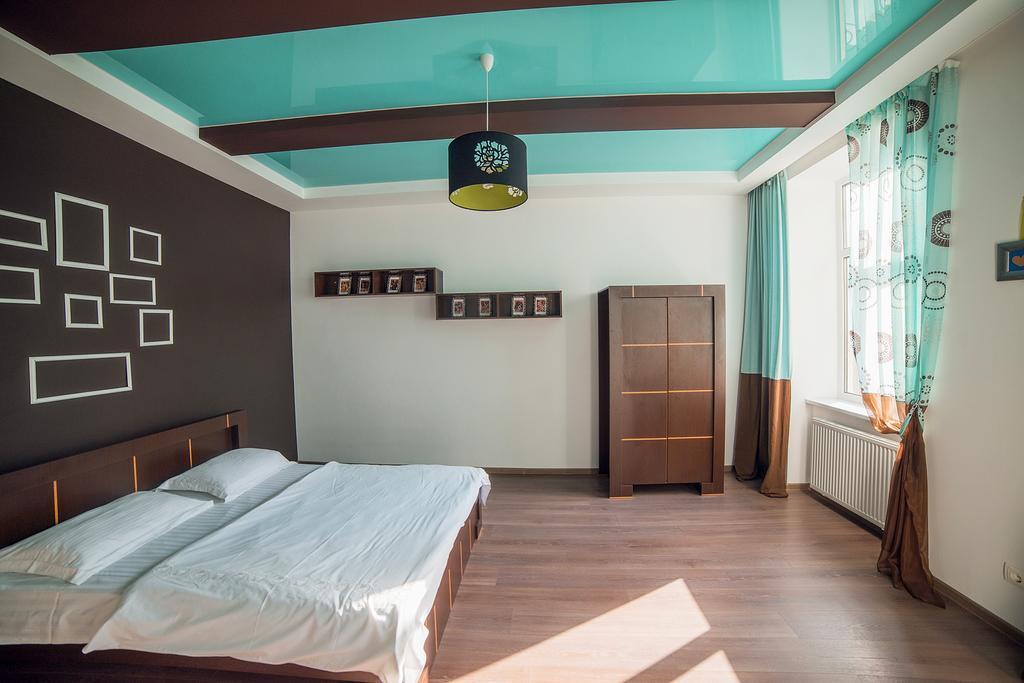 Apartments Zefir Lviv Exterior photo