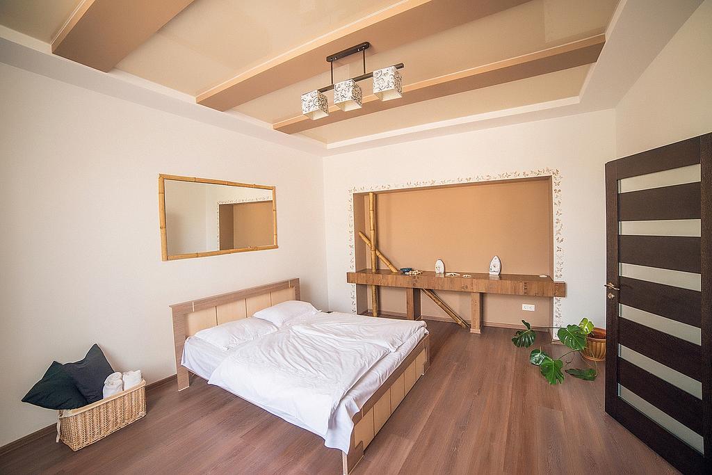 Apartments Zefir Lviv Exterior photo