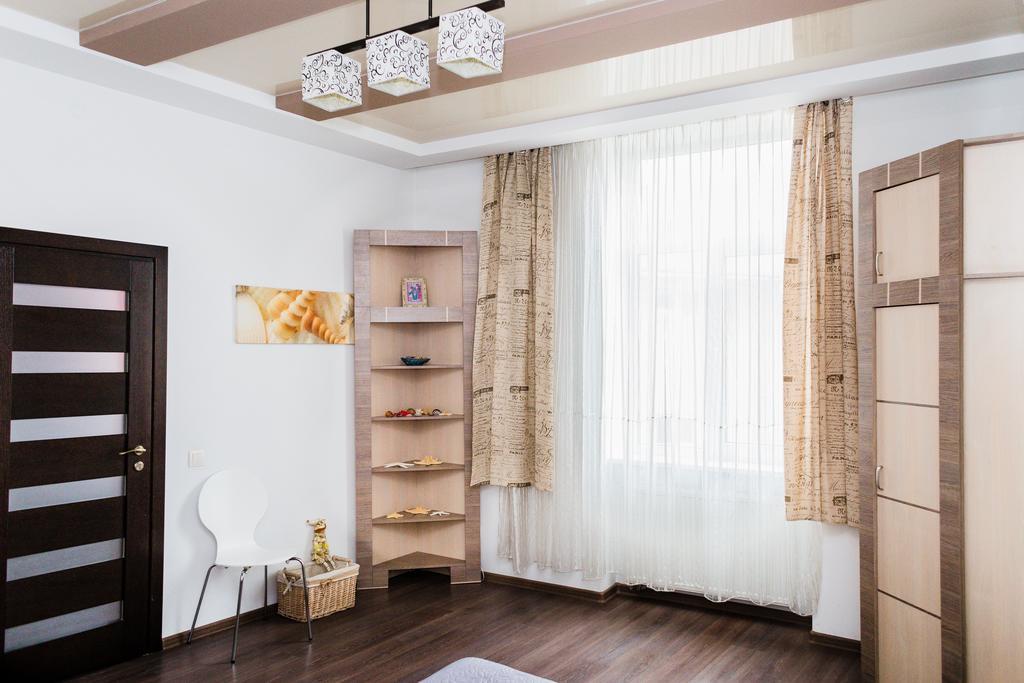 Apartments Zefir Lviv Exterior photo